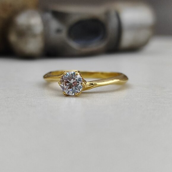 Engagement ring. 14K Yellow gold ring with 0.43ct' Lab-Created diamond. - Picture 8 of 17